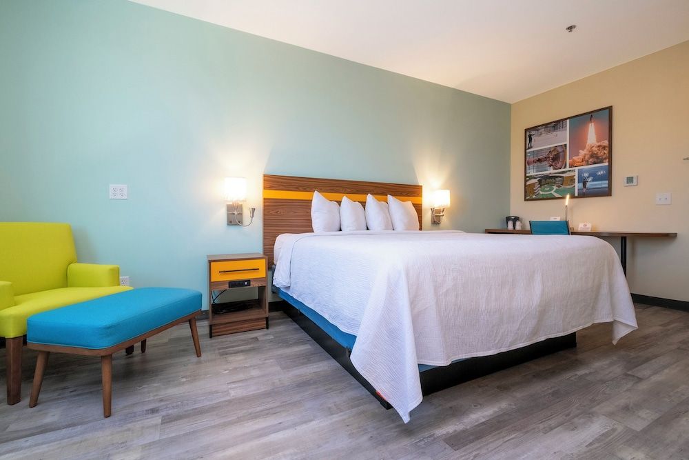 undefined SPOT X Hotel Orlando/Intl Dr by The Red Collection 3