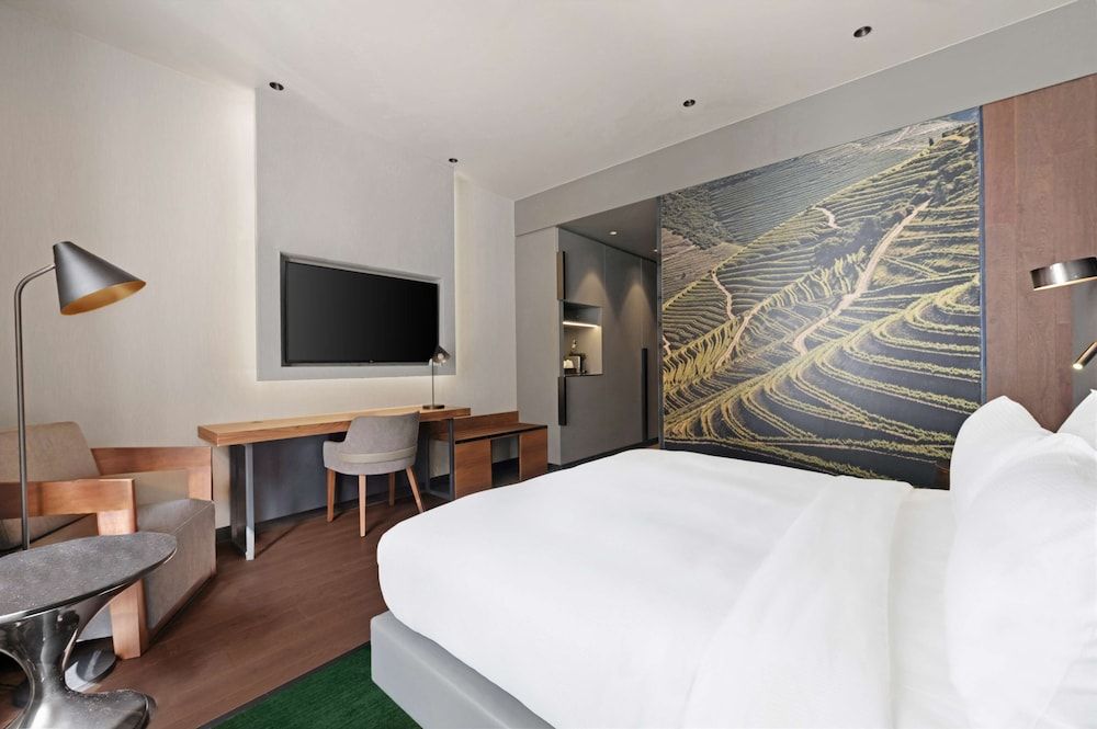 Deluxe Room, 1 King Bed
