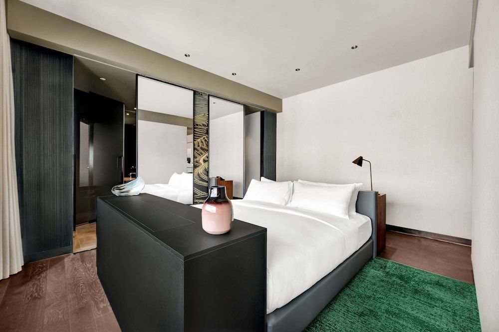 Suite, River View