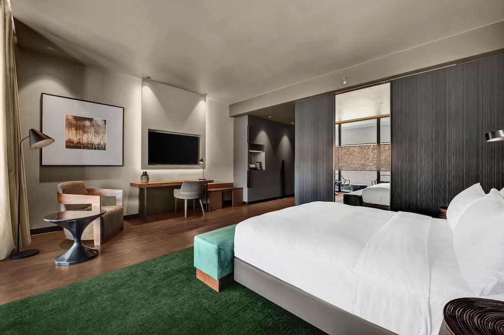 Deluxe Room, 1 King Bed