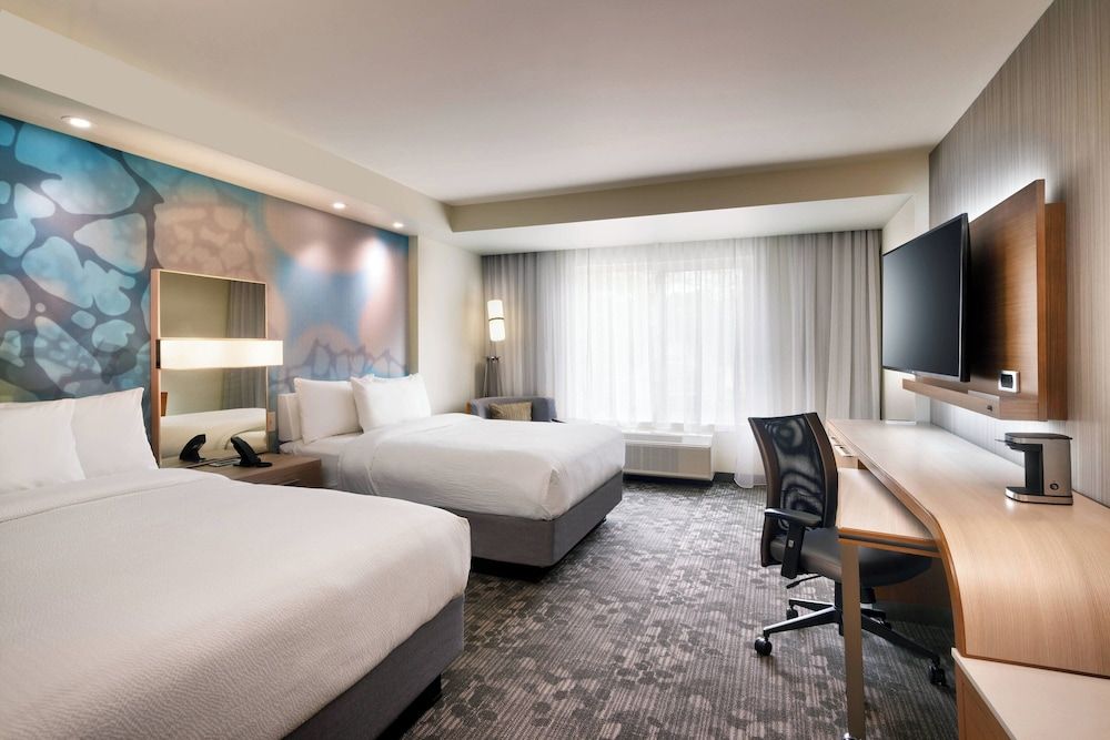 Room, 2 Queen Beds, Non Smoking (Mobility/Hearing Accessible, Tub)