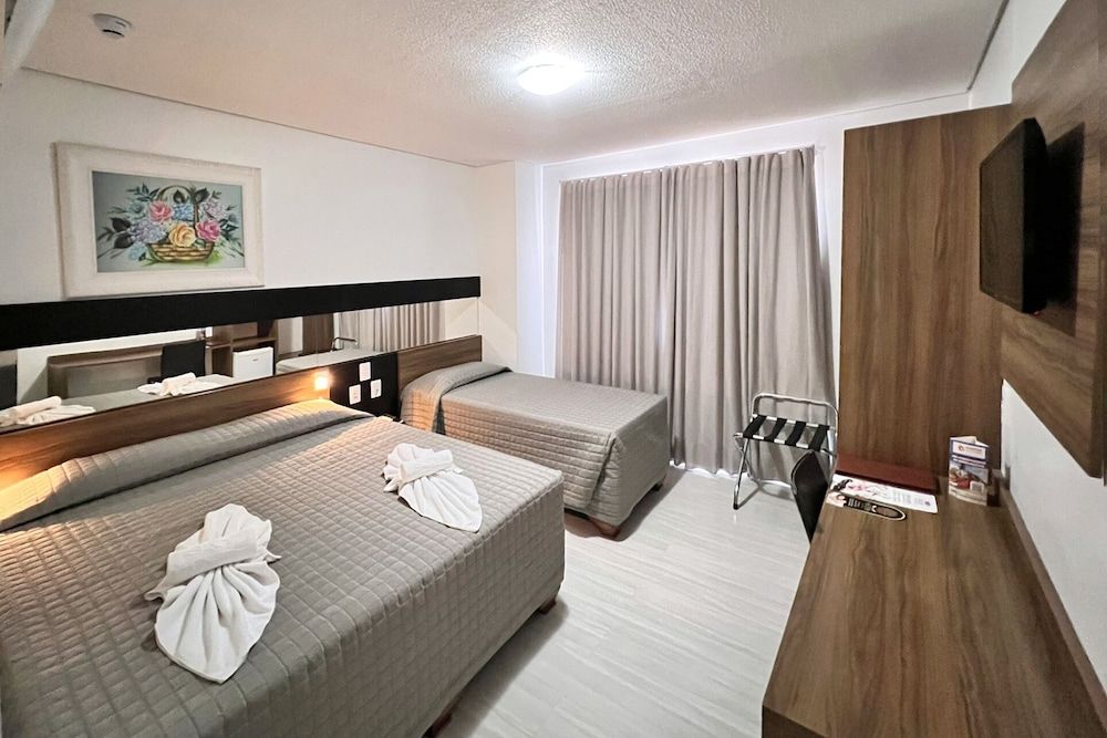 Sky Premium Hotel Luxury Triple Room 6