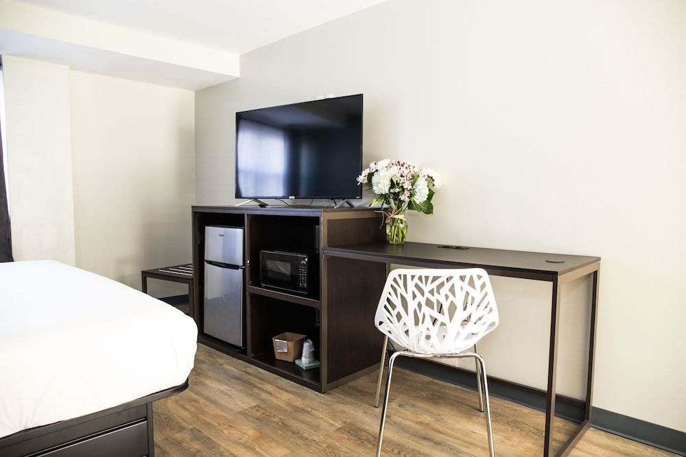 Crystal Inn Eatontown Standard Double Room, 2 Double Beds, Non Smoking 6