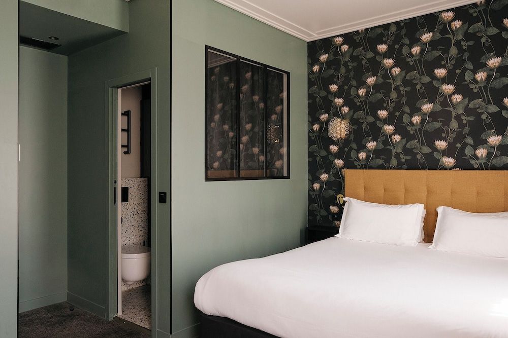 undefined Rayz Eiffel 2