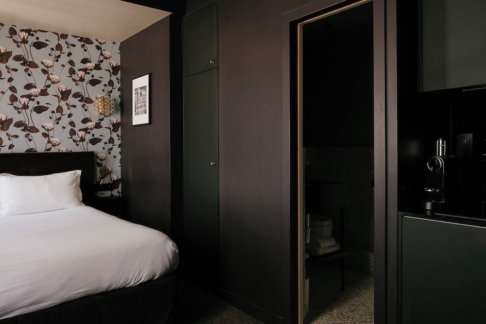 undefined Rayz Eiffel 9