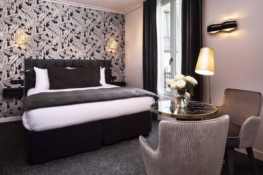 undefined Rayz Eiffel