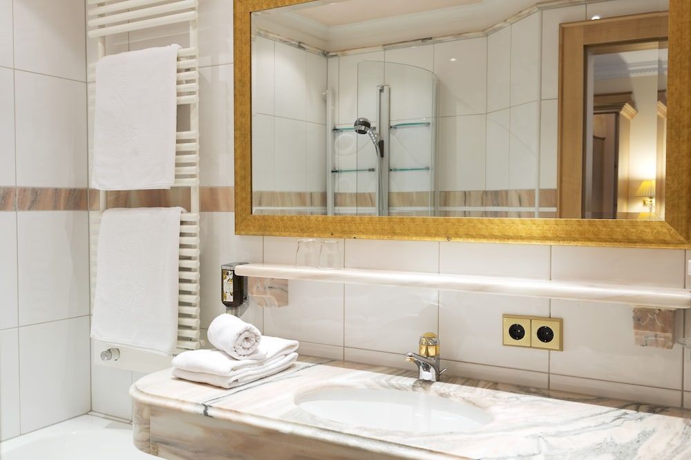 Neuhaus Zillertal Resort Classic Room (Astegg) 3