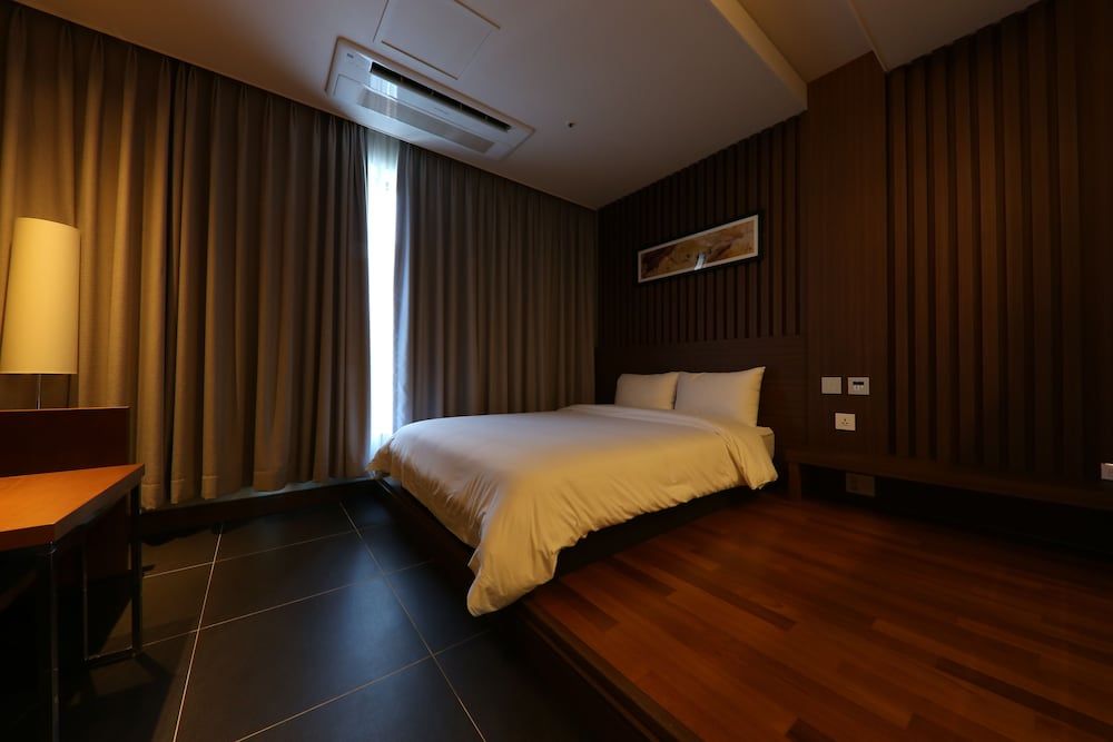 Sejong City Osong Hotel Standard Double Room (Flooring)