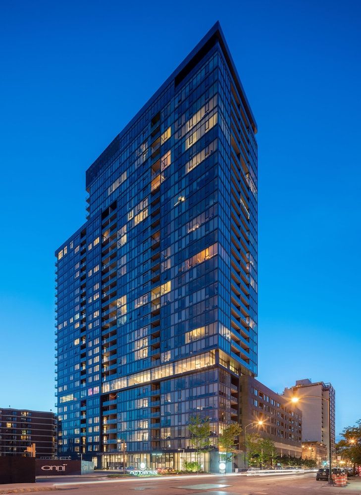 undefined Level Chicago – Old Town 2