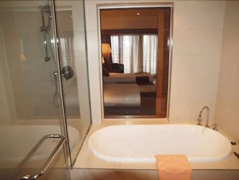 Solomon Kitano Mendana Hotel Executive Room 4