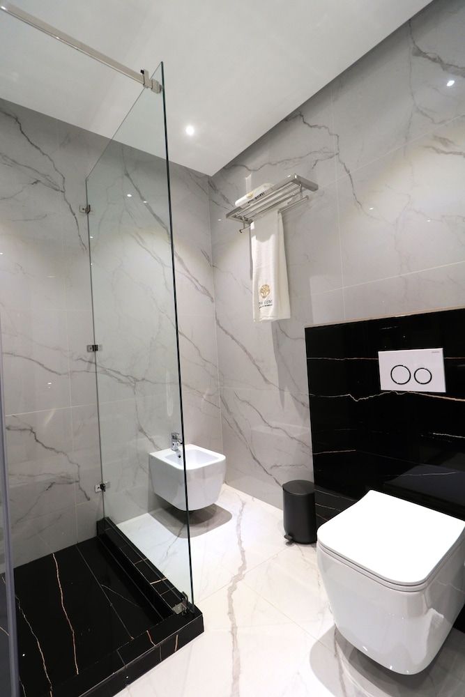 The Rumi Hotel & Residences Deluxe Twin Room 4