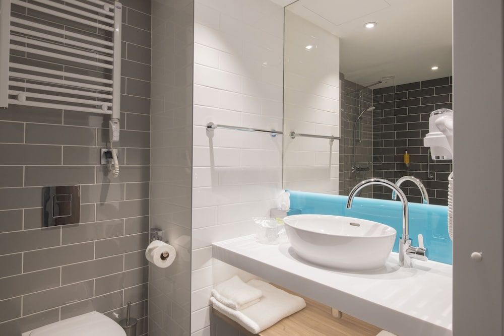 Holiday Inn Express Warsaw - Mokotow by IHG Standard Room, 2 Twin Beds 7