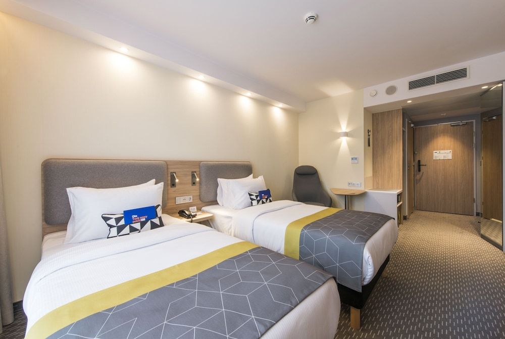Holiday Inn Express Warsaw - Mokotow by IHG Standard Room, 2 Twin Beds 3