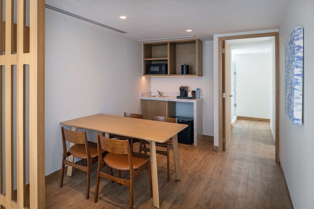 undefined Hilton Garden Inn Cancun Airport 9