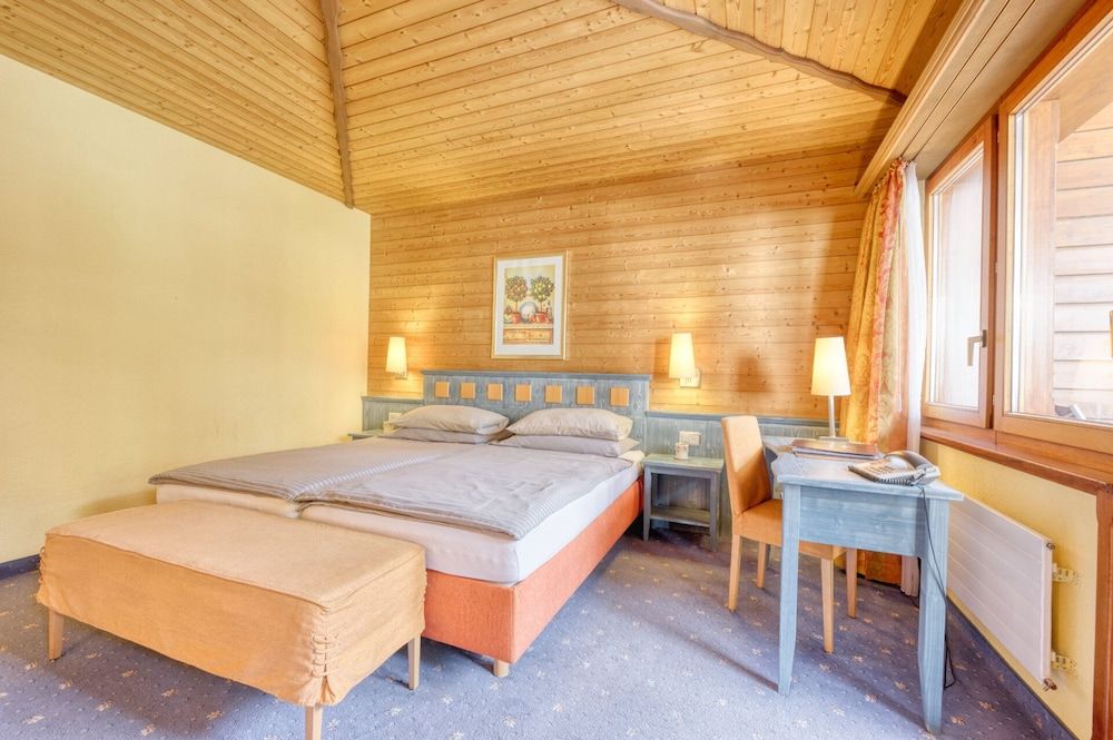 Hotel Simi Classic Double Room 2