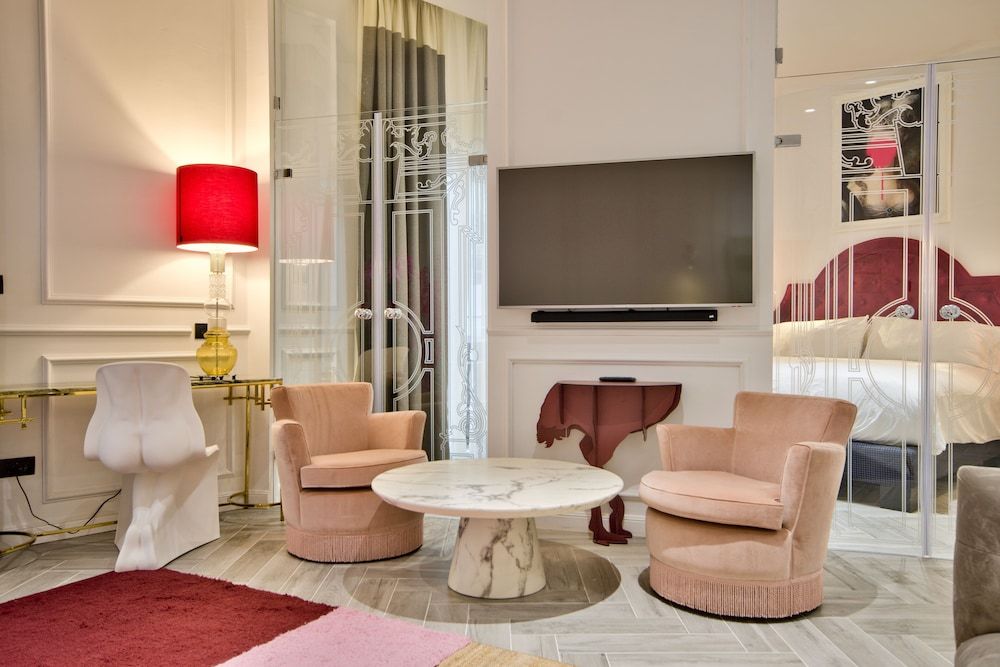 Deluxe Suite, 1 King Bed with Sofa bed, Hot Tub