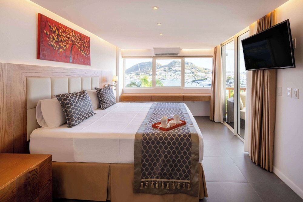 Executive Suite, 1 King Bed, Non Smoking