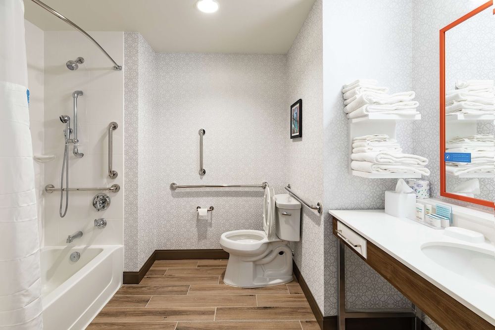 Room, 1 King Bed, Accessible, Bathtub
