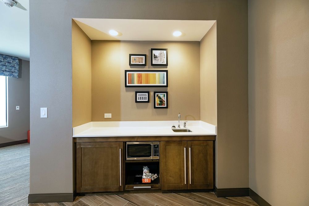 Suite, 1 King Bed, Non Smoking, Refrigerator & Microwave (Wet bar)