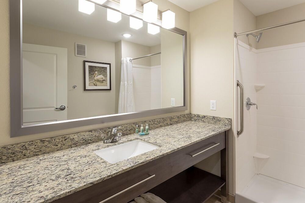 Grandstay Hotel and Suites Milbank Suite, 1 King Bed with Sofa bed 3