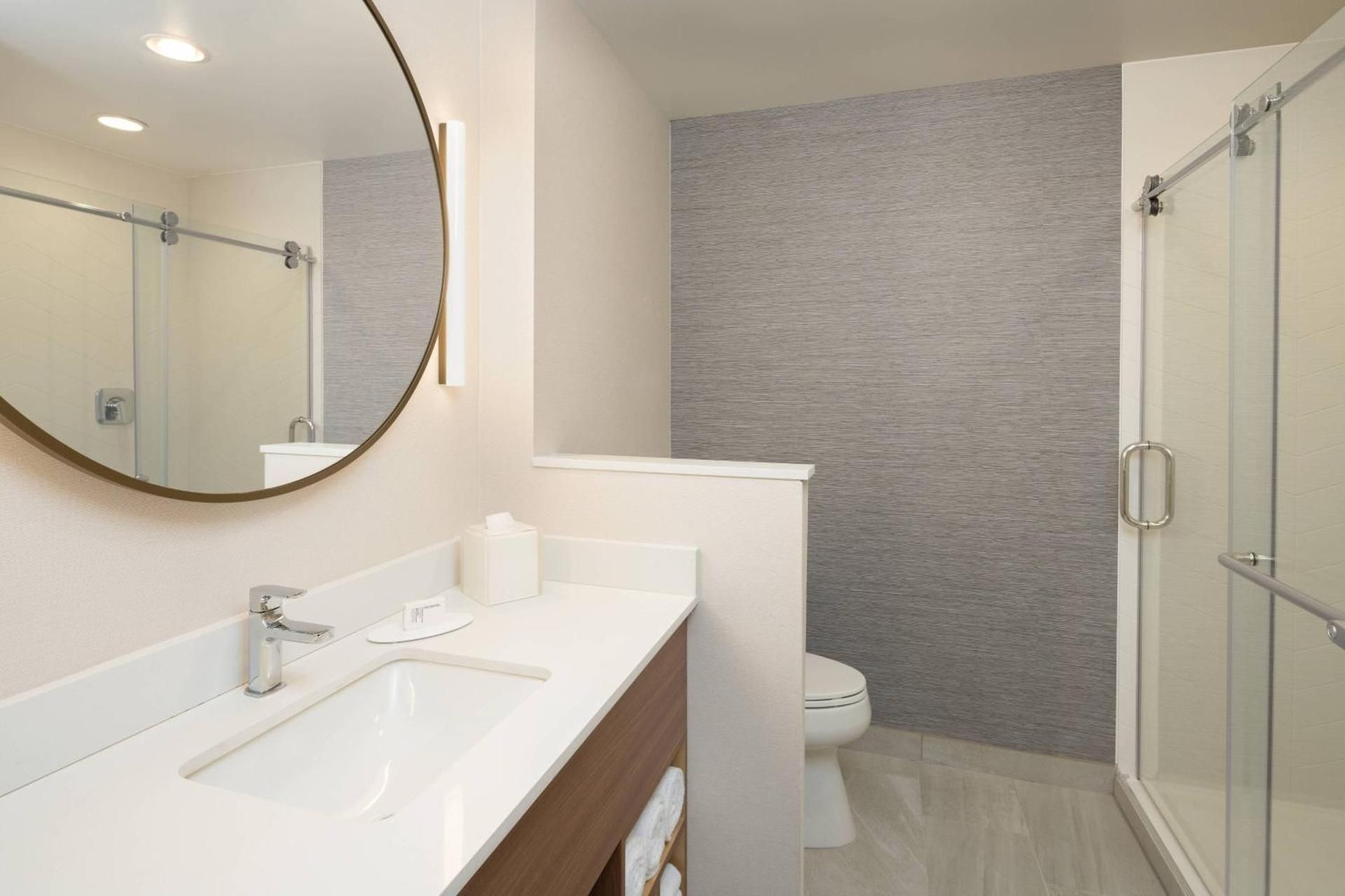 King Suite with Sofa Bed and Adapted Tub - Mobility and Hearing Accessible