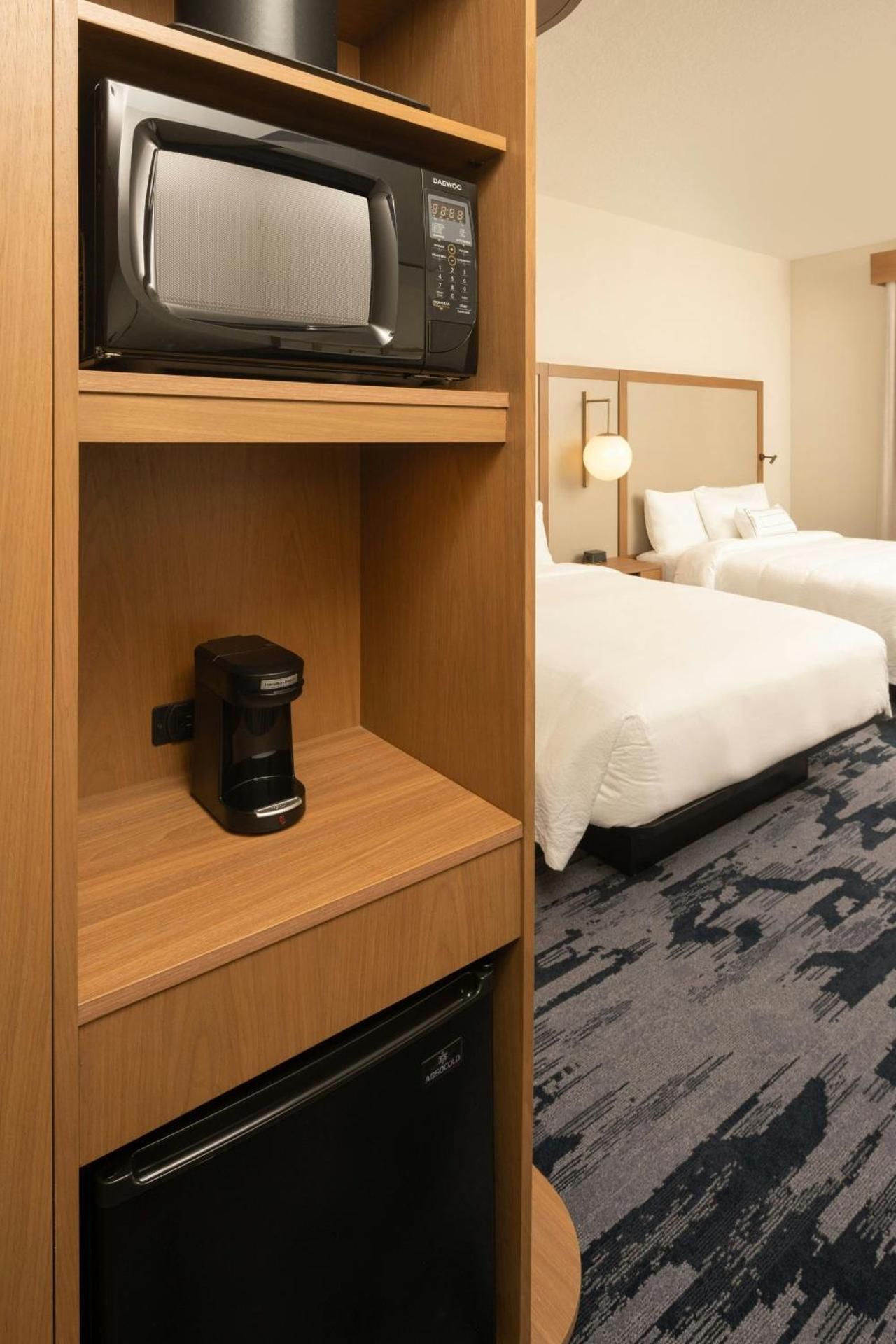 King Room with Adapted Tub - Mobility Accessible