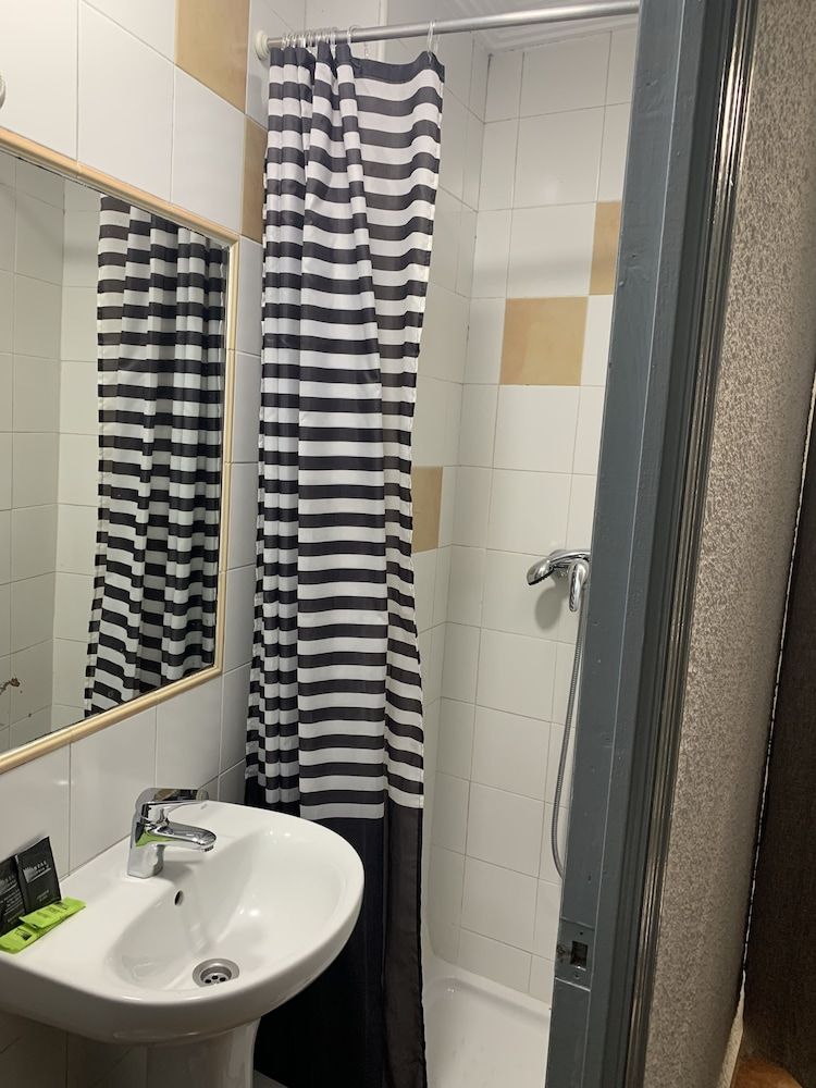 Hostal Alcobia Double Room 18