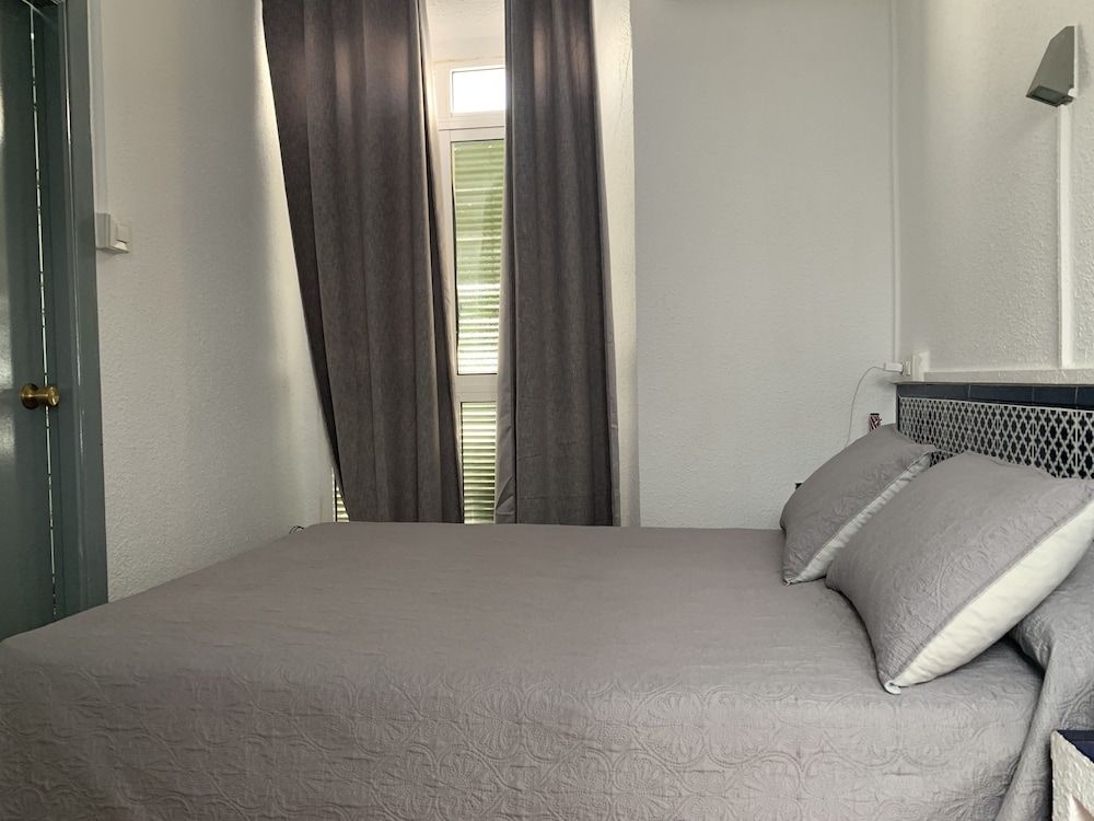 undefined Hostal Alcobia 2