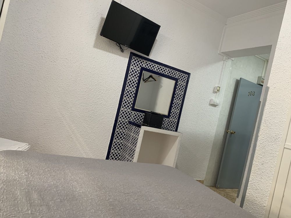 Hostal Alcobia Double Room 9