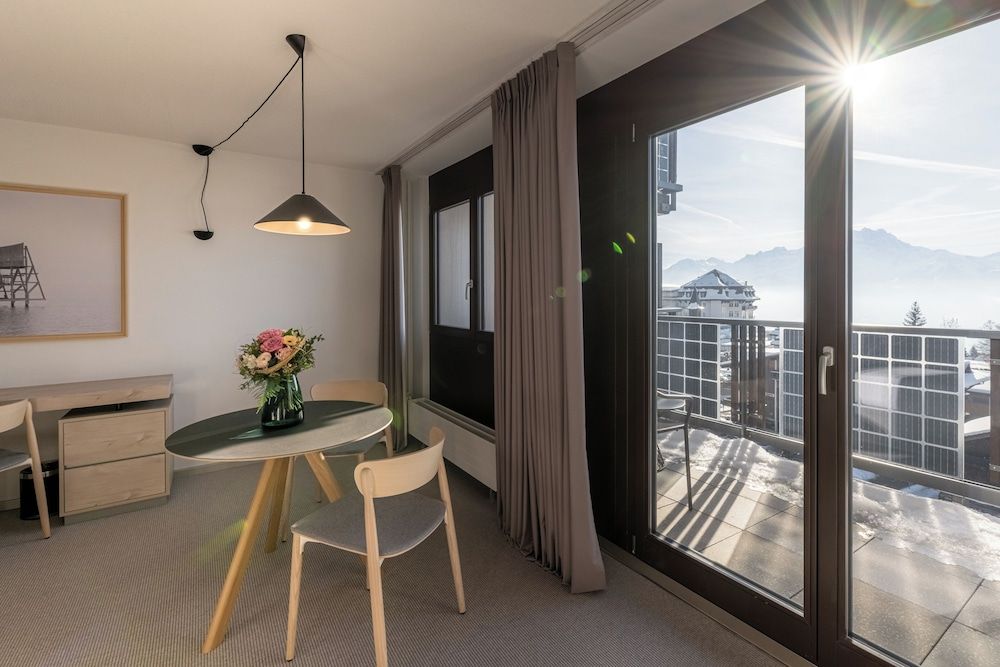 Victoria Hotel & Residence Superior Room, 1 King Bed, Mountain View (Superior Panorama) 5