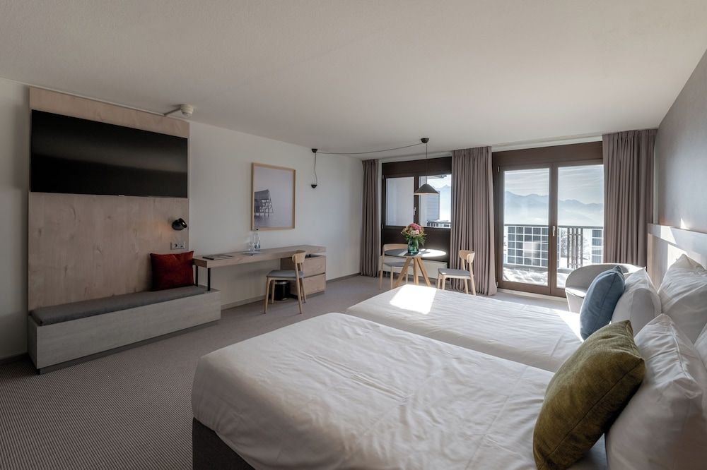 Victoria Hotel & Residence Superior Room, 1 King Bed, Mountain View (Superior Panorama)