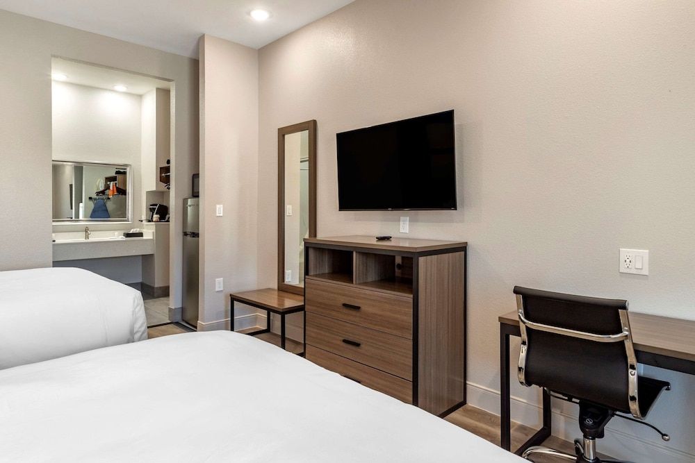 Clarion Pointe Port Arthur-Beaumont South Room, 2 Double Beds, Accessible, Non Smoking (Efficiency) 2