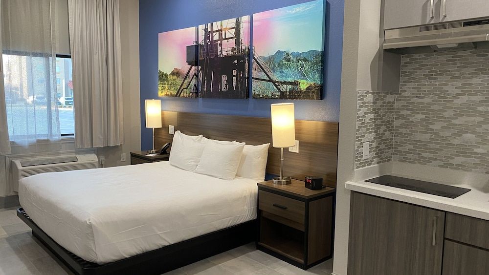 Clarion Pointe Port Arthur-Beaumont South Room, 1 King Bed, Accessible, Non Smoking (Efficiency) 2