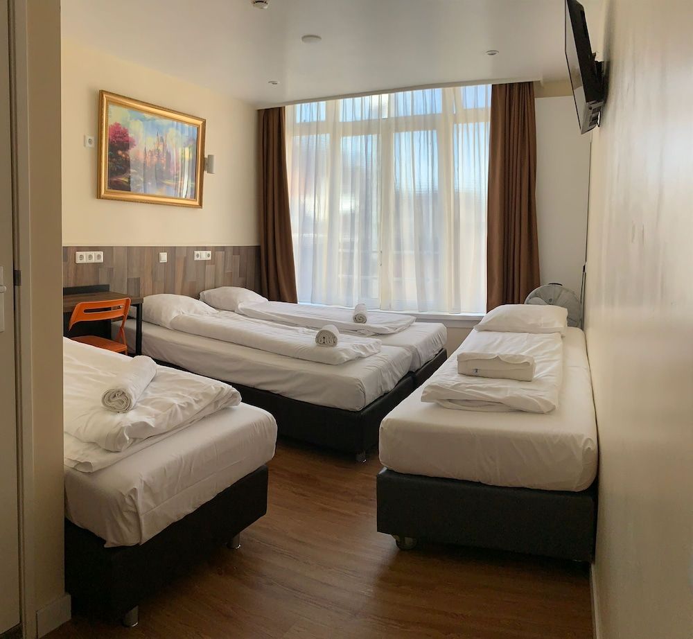 Basic Quadruple Room, Private Bathroom