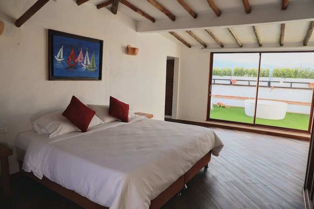 Hotel Plaza Mayor Junior Studio Suite 4