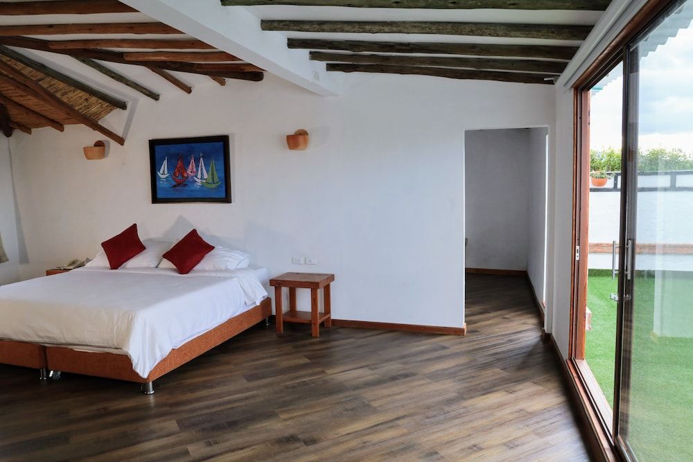 Hotel Plaza Mayor Junior Studio Suite 2