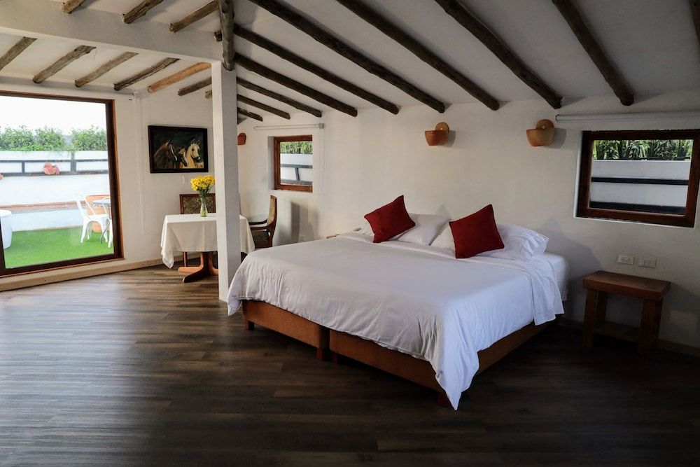 Hotel Plaza Mayor Junior Studio Suite, 1 Bedroom, Terrace 3