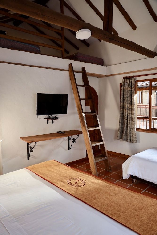 Family Room (Quintuple Loft)