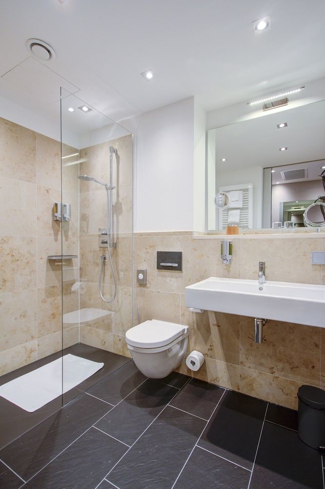 Qube Hotel Bahnstadt Superiorzimmer 3