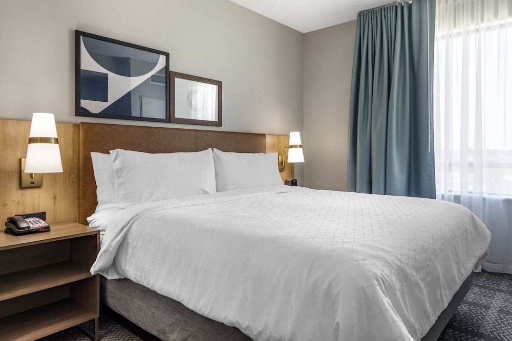 Studio Suite, 1 King Bed, Kitchen