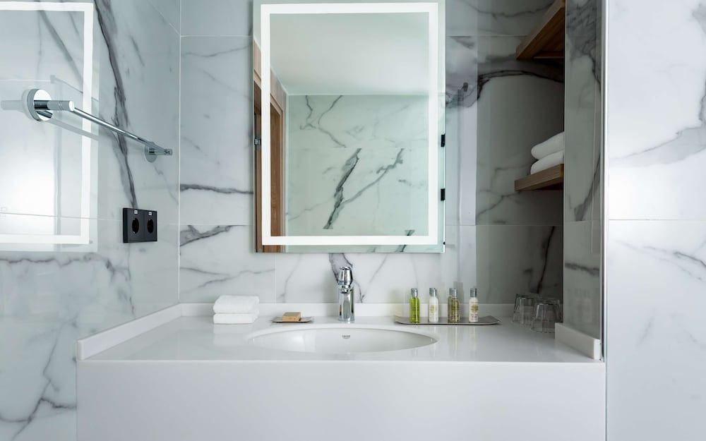 Hilton Garden Inn Samarkand Room, 1 King Bed 13