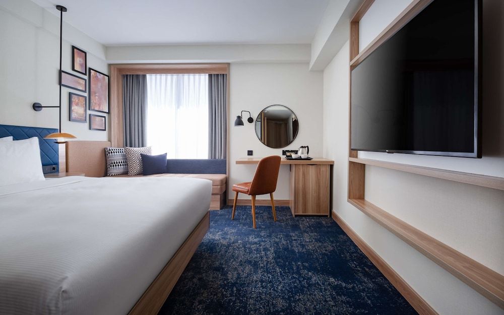 Hilton Garden Inn Samarkand Room, 1 King Bed 5