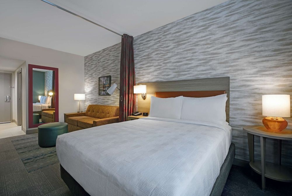 Suite, 1 Queen Bed, Accessible (Hearing)