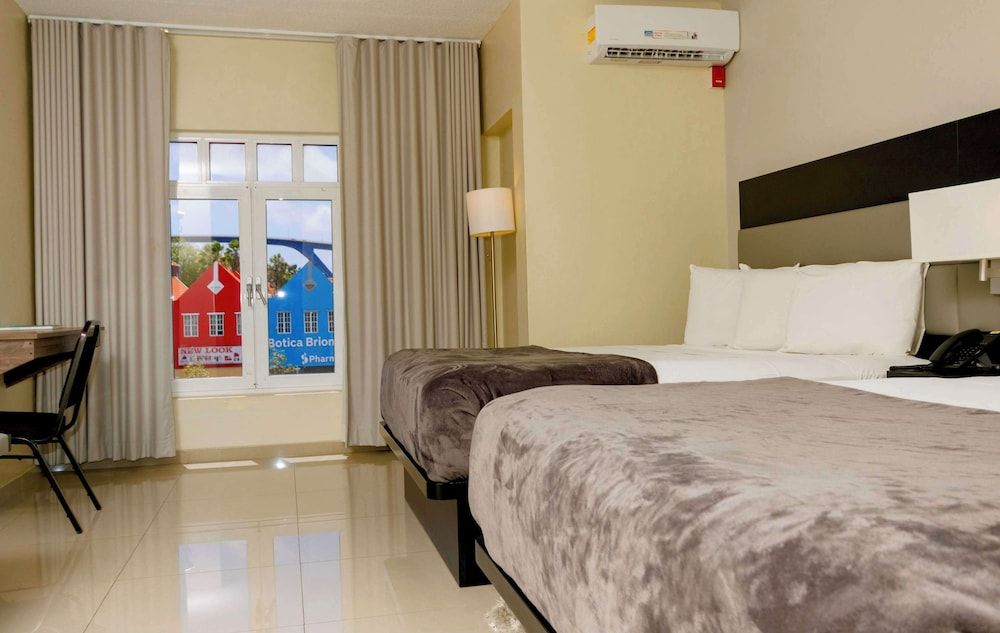 Brion City Hotel, BW Signature Collection Standard Room, 2 Queen Beds, Non Smoking, City View 2