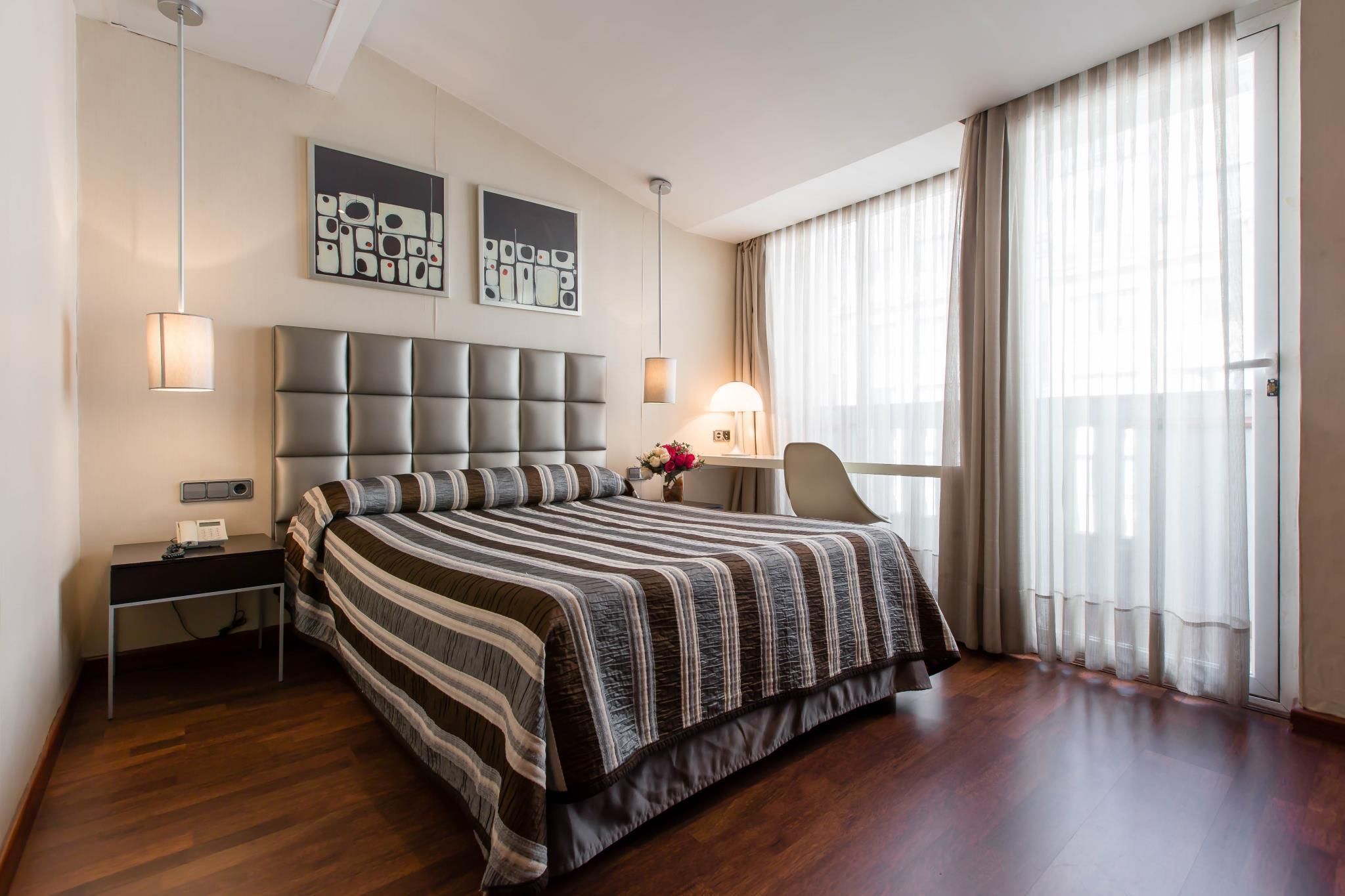 undefined Hotel Negresco Gran Vía 9