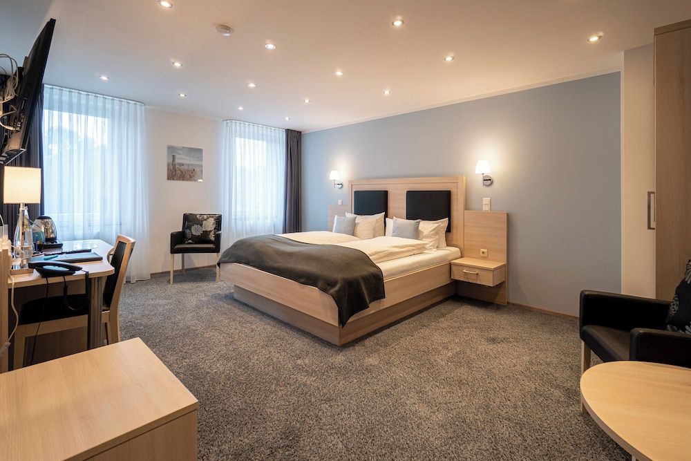 Deutscher Hof Superior Double Room 3