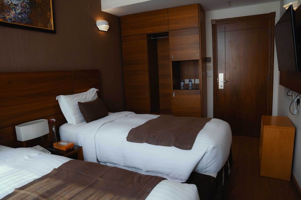 Nour Al Thuria Hotel Deluxe Twin Room