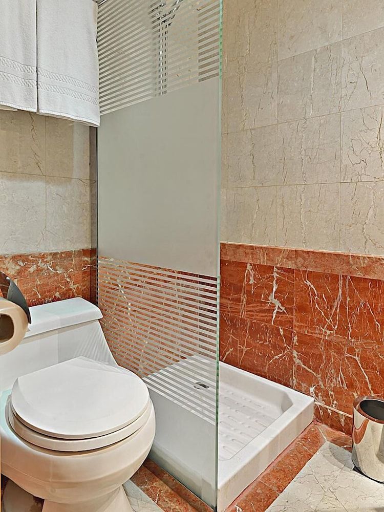 Nour Al Thuria Hotel Deluxe Double Room 14