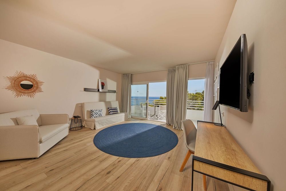 Preferred Club Suite Sea View (2+1 )