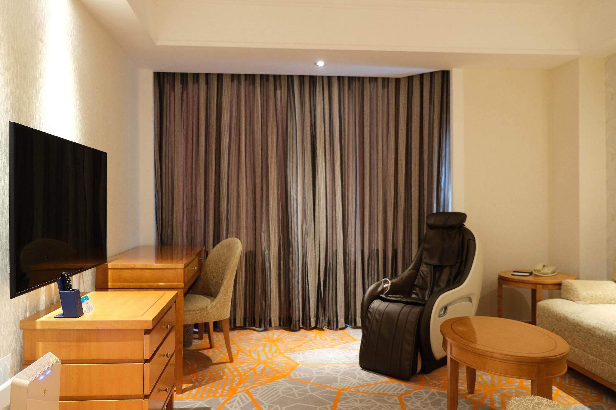 Wharney Hotel Junior Suite 8